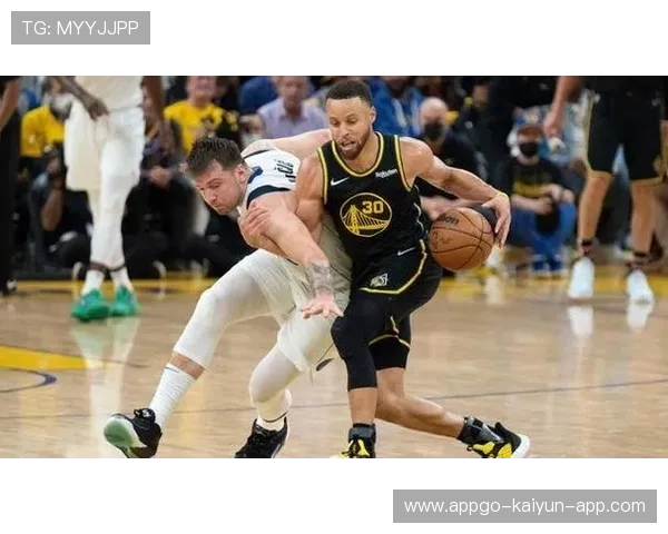 勇士阵容重组完成，新赛季打法浮出水面