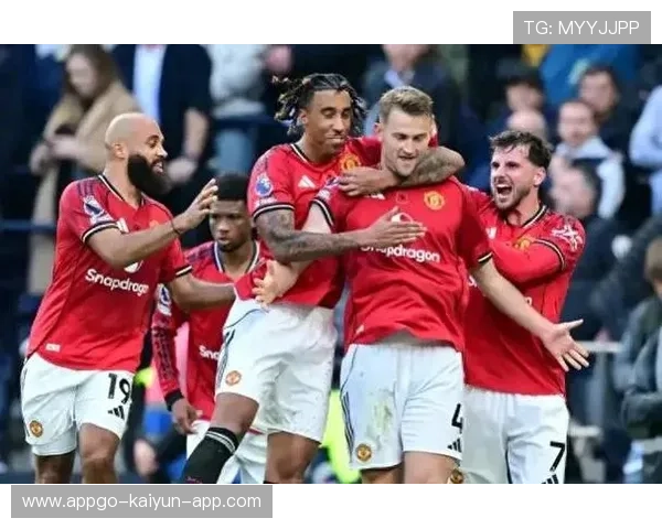 曼联战胜热刺，卡里克领军冲击冠军